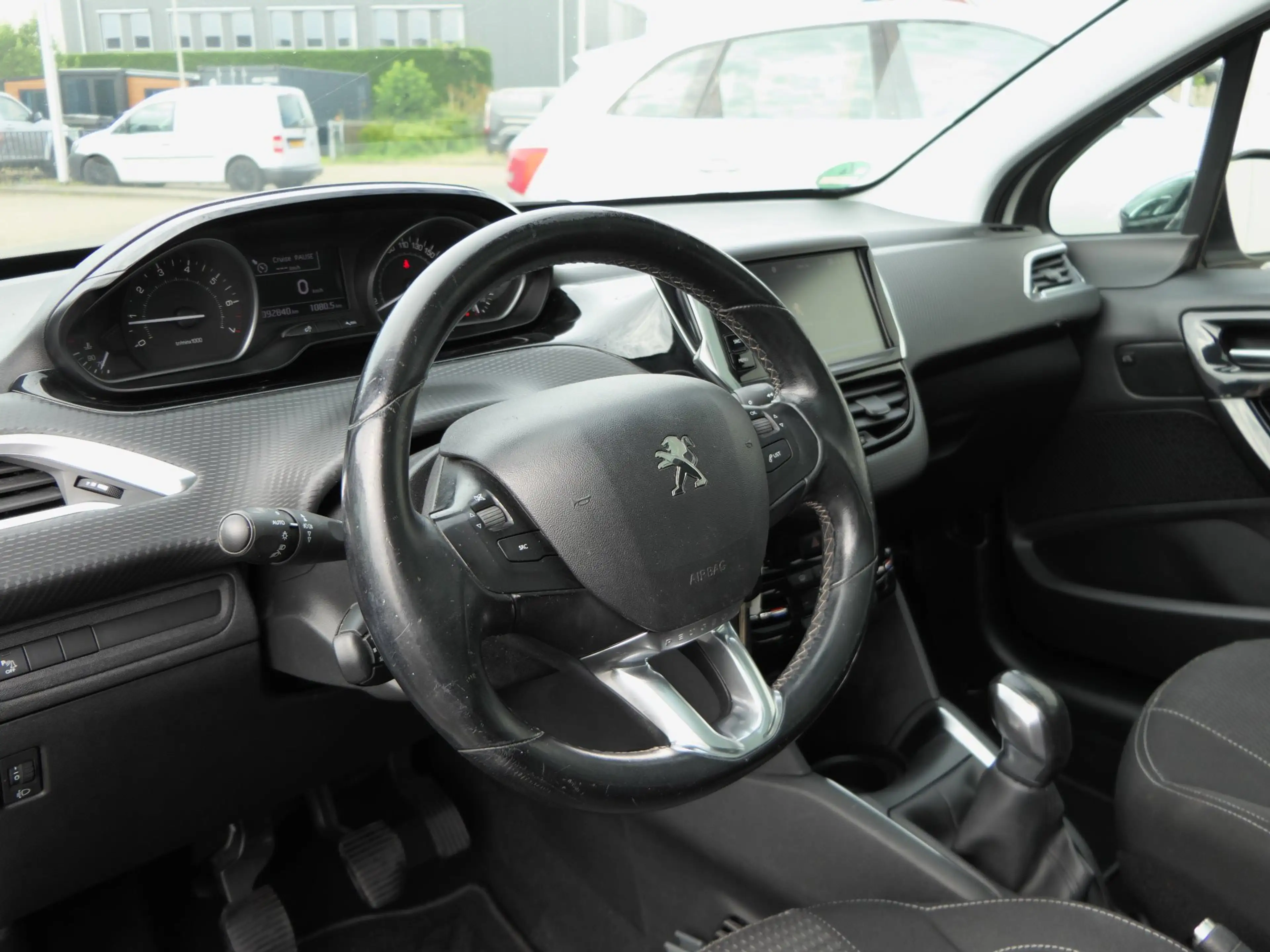 Peugeot 208 1.2 82PK Allure | Carplay | Panoramadak | Sportvel — photo 5