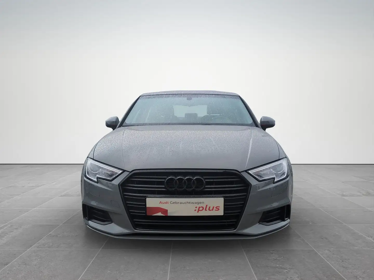 Audi A3 Lim. 1.5 TFSI COD ultra Sport Grau - 2