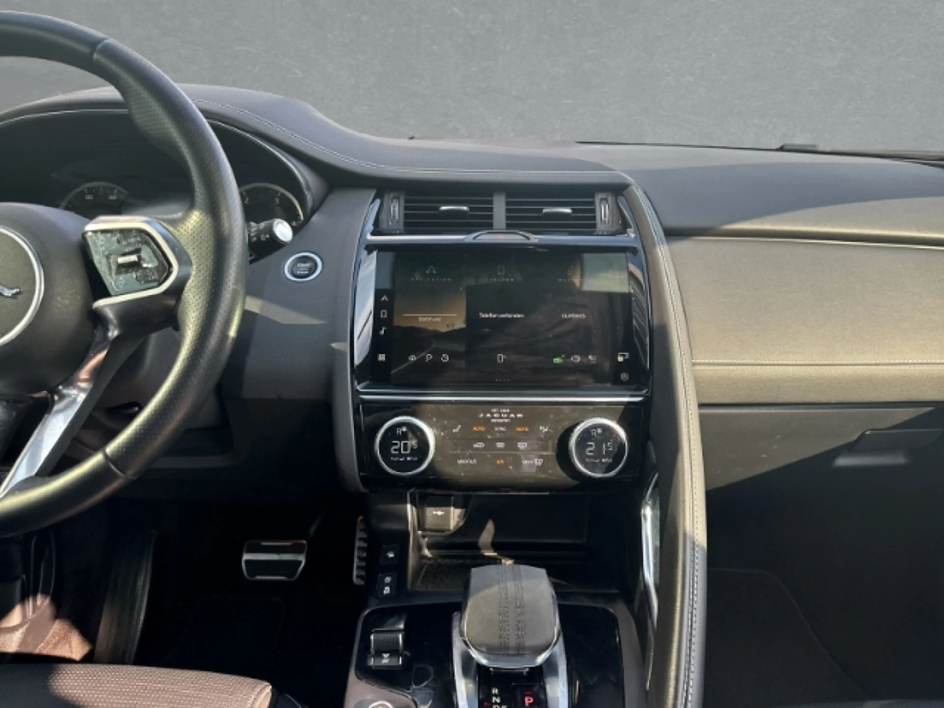 Jaguar E-Pace R-Dynamic SE AWD AD AHK-el. klappb. Panorama Navi — photo 13