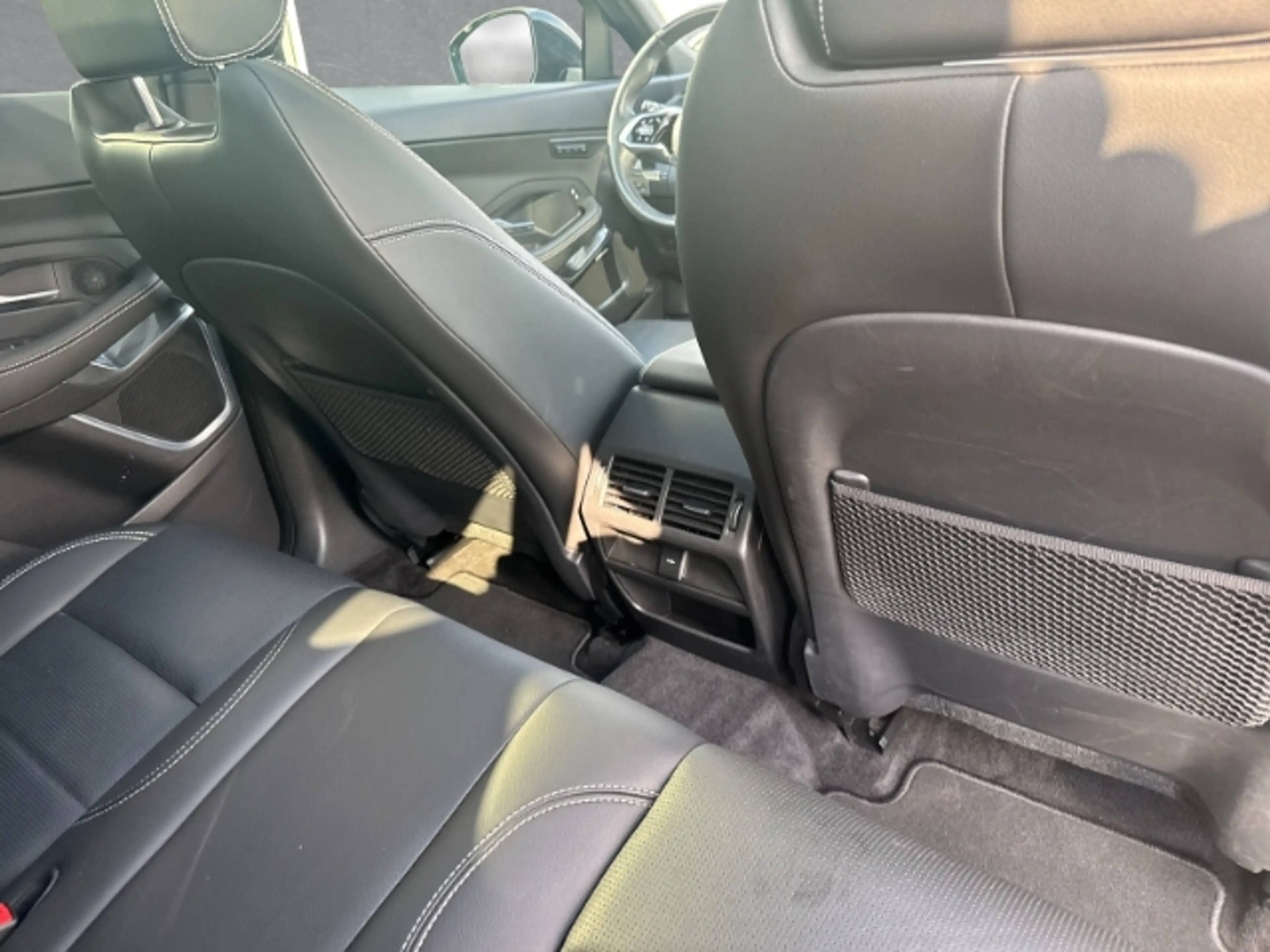 Jaguar E-Pace R-Dynamic SE AWD AD AHK-el. klappb. Panorama Navi — photo 12