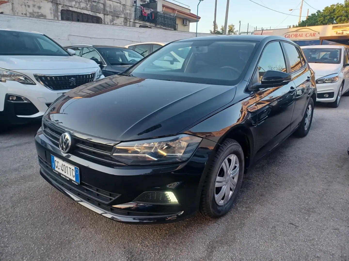Volkswagen Polo 1.0 MPI 5p. Trendline BlueMotion Technology Noir - 1