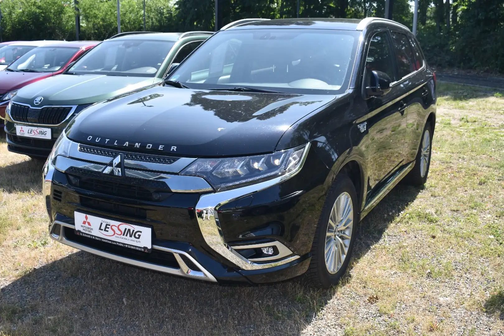 Mitsubishi Outlander Outlander Plug-in Hybrid Intro 2.4 MIVEC 4WD Schwarz - 1