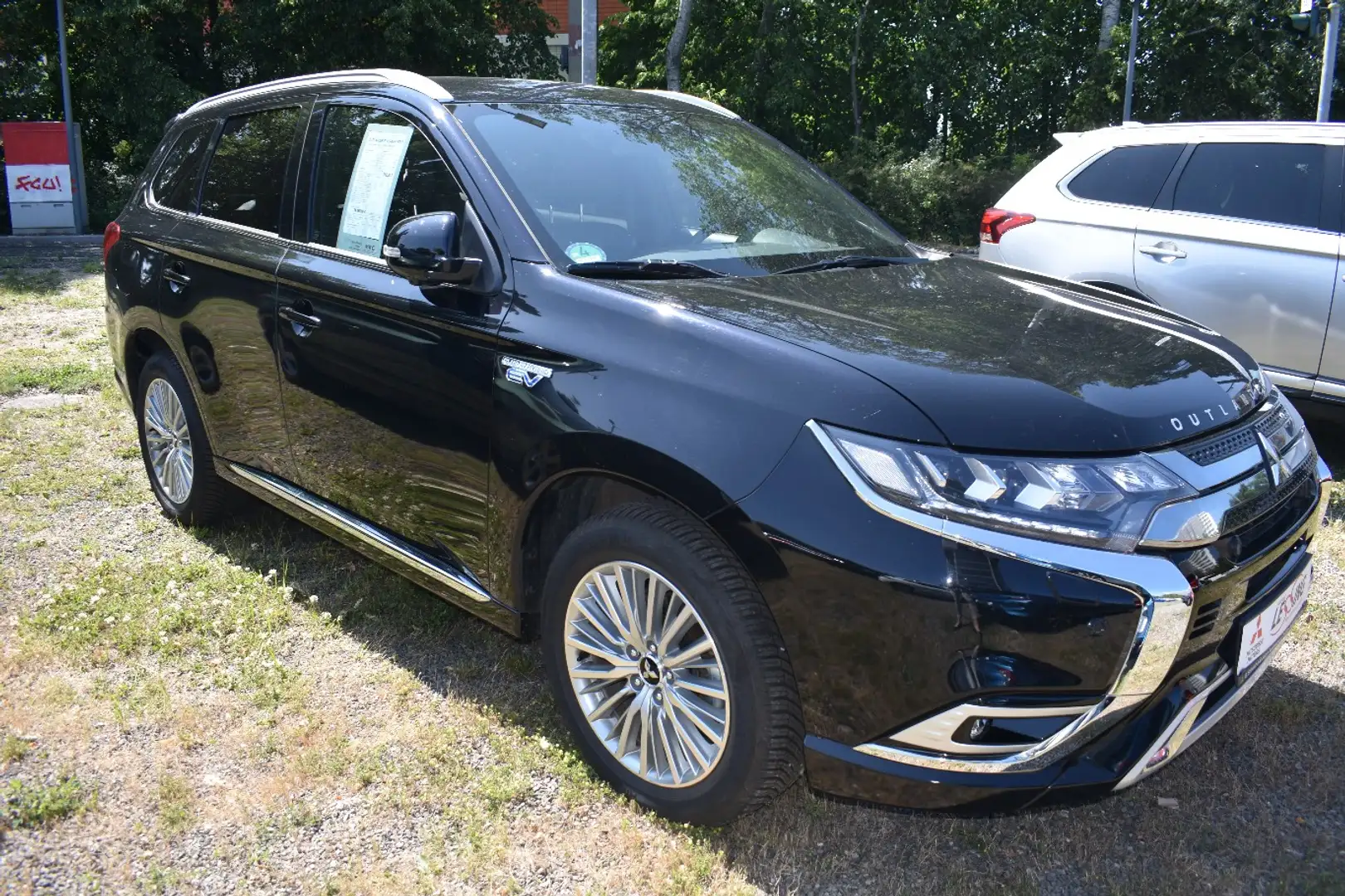 Mitsubishi Outlander Outlander Plug-in Hybrid Intro 2.4 MIVEC 4WD Schwarz - 2