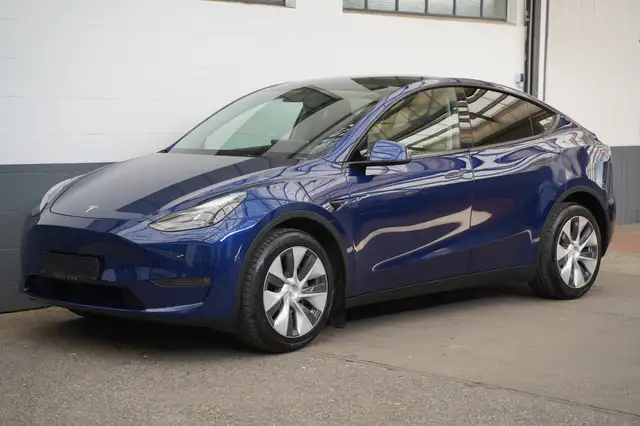 Tesla Model Y Standard Range RWD *Mwst. ausweisbar*