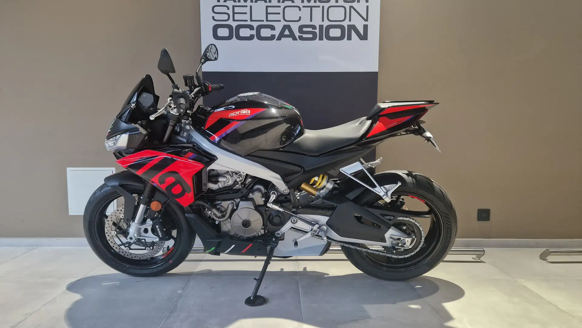 Aprilia Tuono Zwart - 2