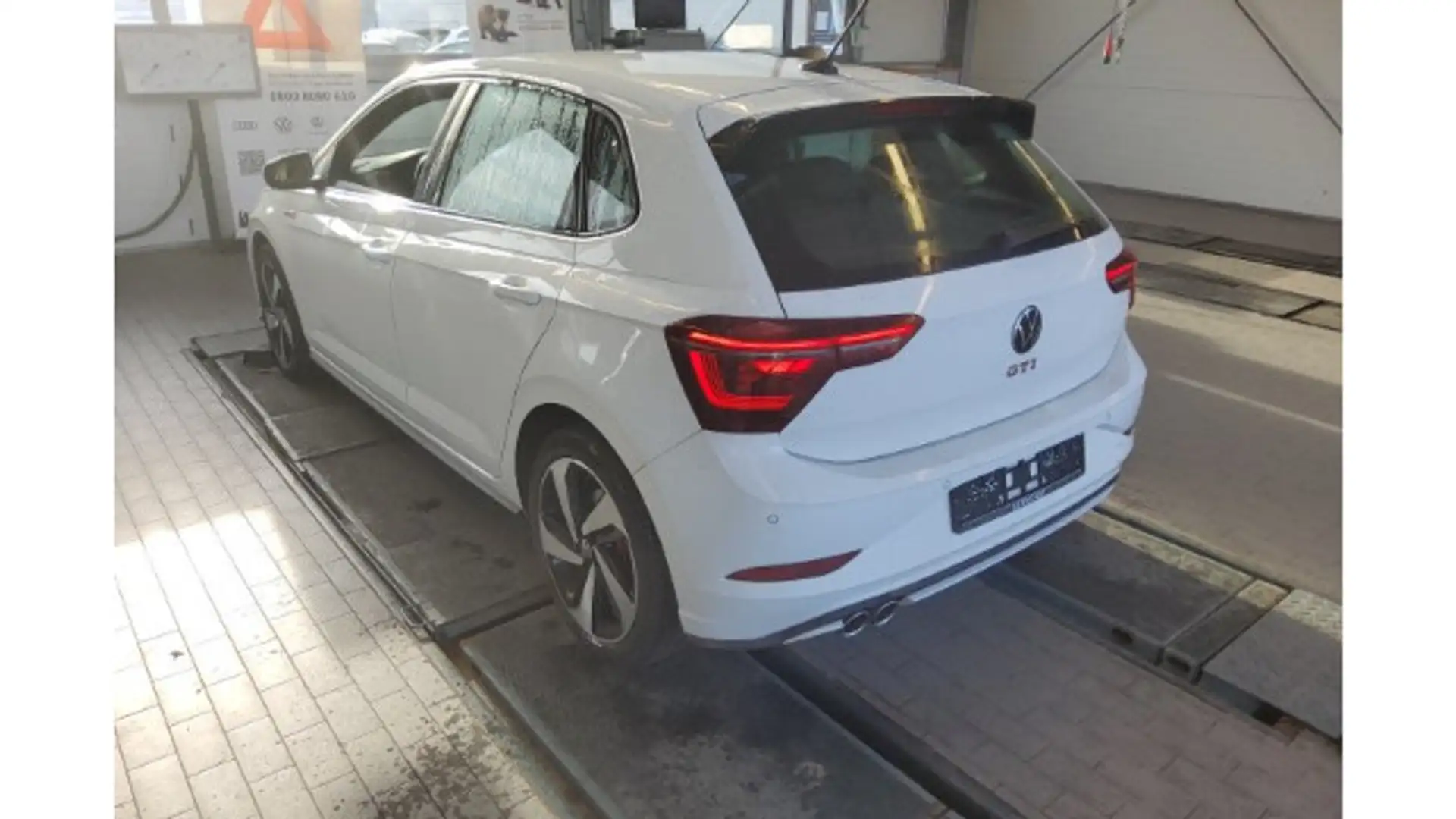 Volkswagen Polo 2.0 TSI DSG GTI IQ.LIGHT - LED-Matrix-Schei Weiß - 2