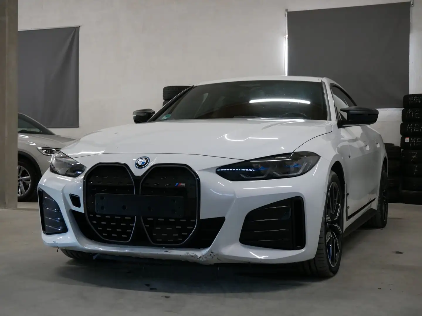 BMW i4 Gran Coupe M50 PRO LASER KAM D-ASS LEDER H&K Weiß - 1