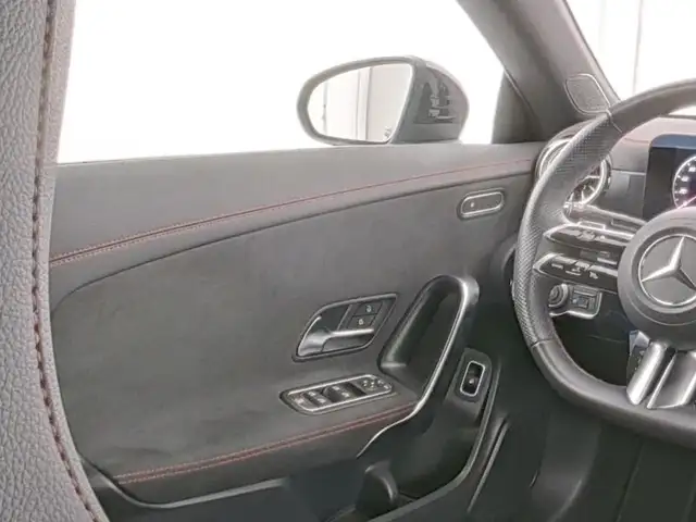 Mercedes-Benz CLA view 9