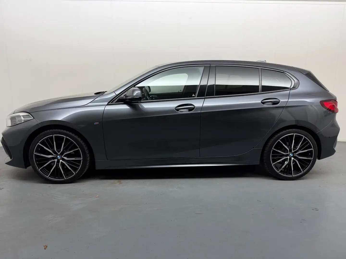 BMW 116 1-serie 116d Executive Edition # M-pakket # Led # Grijs - 2