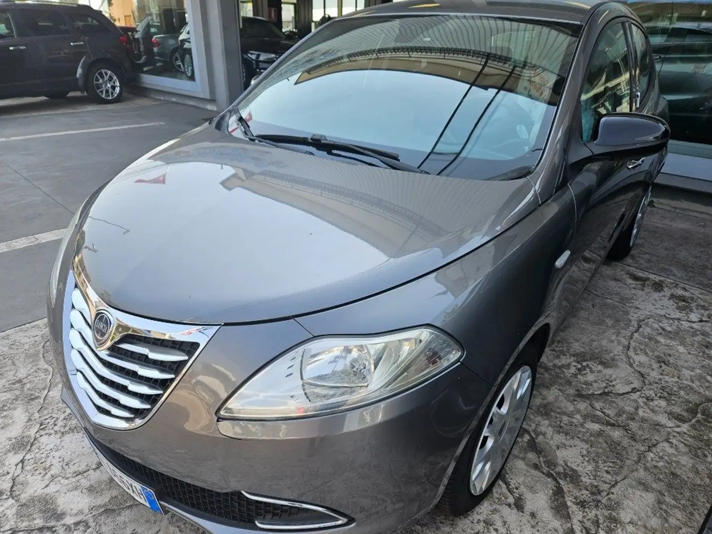 Lancia Ypsilon 1.2 69 CV 5 porte S&S Elefantino Blu Gris - 2
