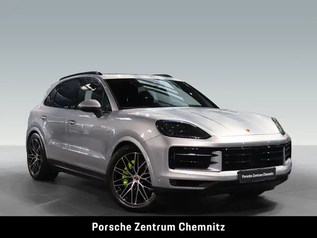 Porsche Cayenne view 9