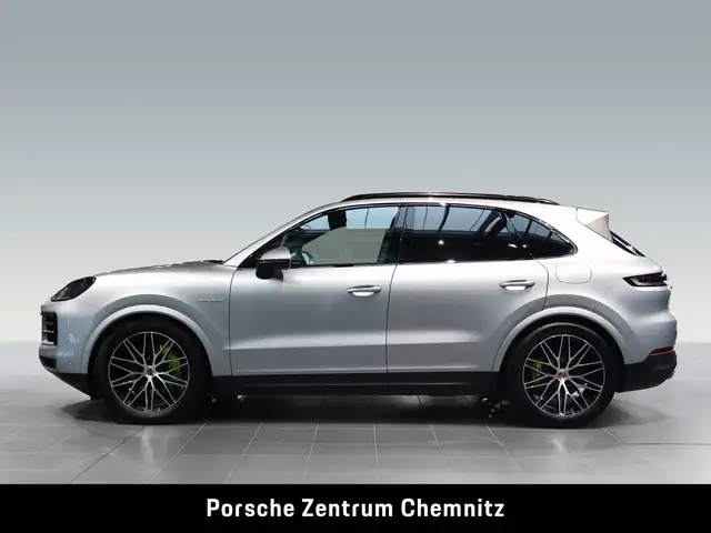 Porsche Cayenne view 2