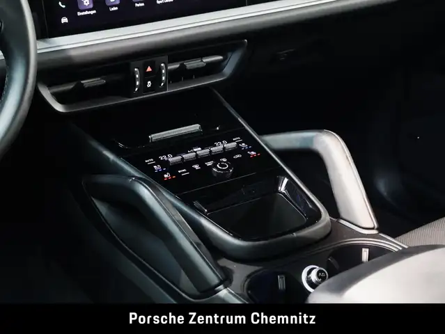 Porsche Cayenne view 14