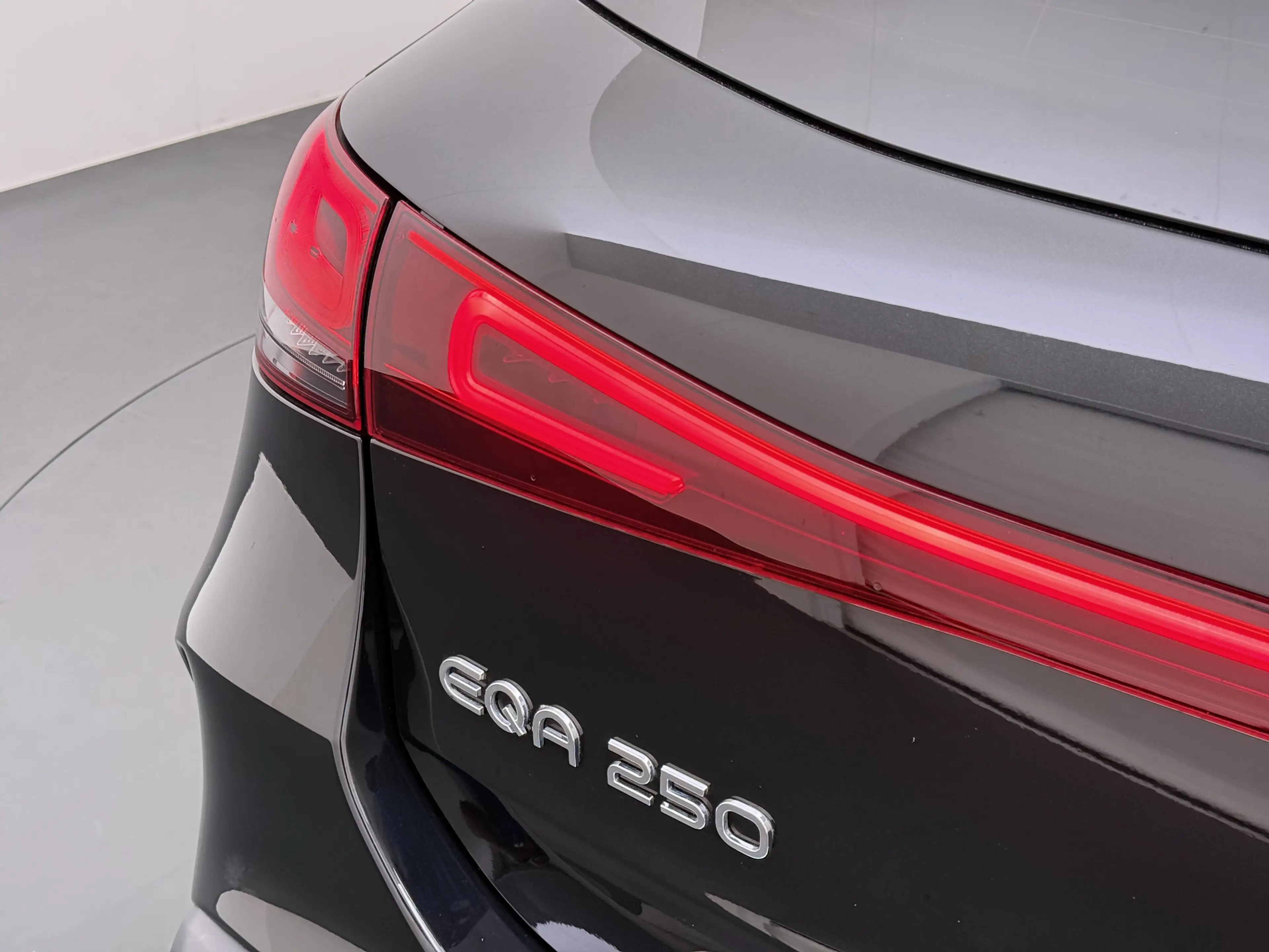 Mercedes-Benz EQA AMG 67kWh SOH 97% Pano.dak Leer/Alcantara 360Camer — photo 31