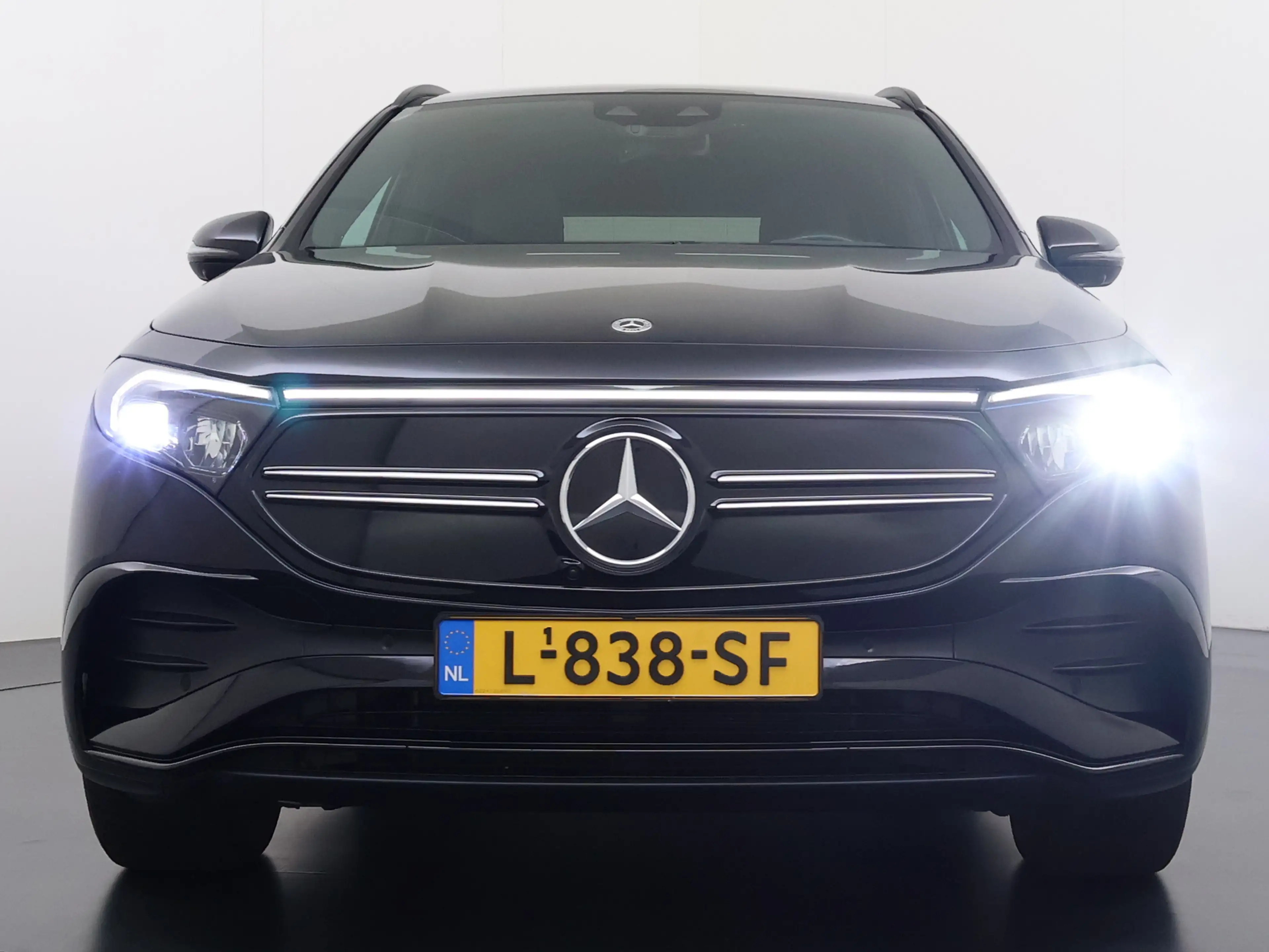 Mercedes-Benz EQA AMG 67kWh SOH 97% Pano.dak Leer/Alcantara 360Camer — photo 44