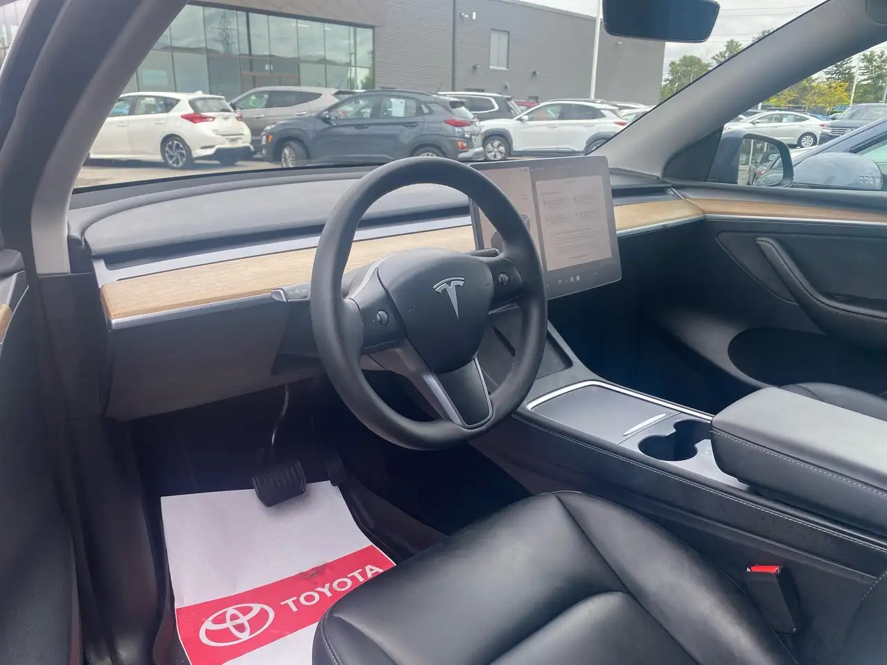 Tesla Model Y photo Tesla Model Y