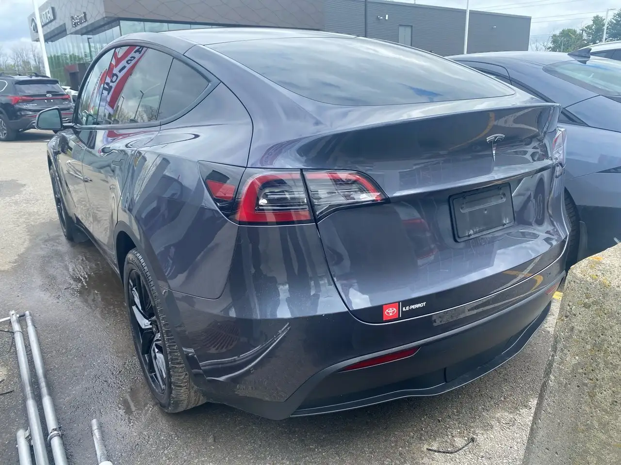 Tesla Model Y photo Tesla Model Y