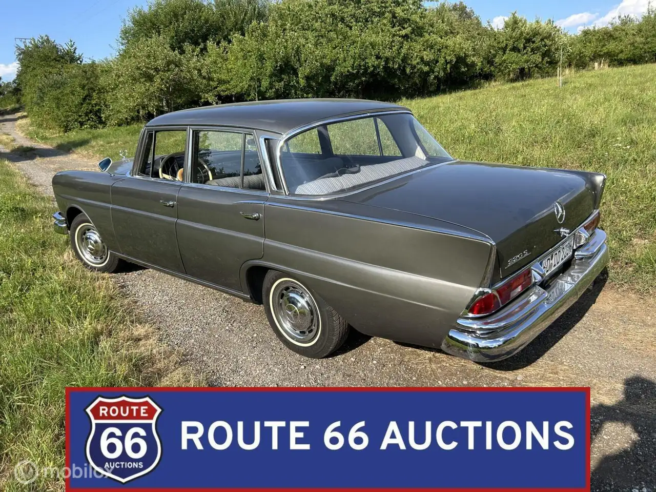 Mercedes-Benz 220S, foto 4