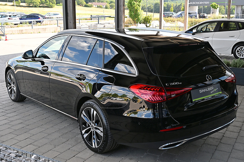 Mercedes-Benz C 300 e T PHEV 25,4kWh Aut. ACC, AHK elektr., LED, Na... — photo 3