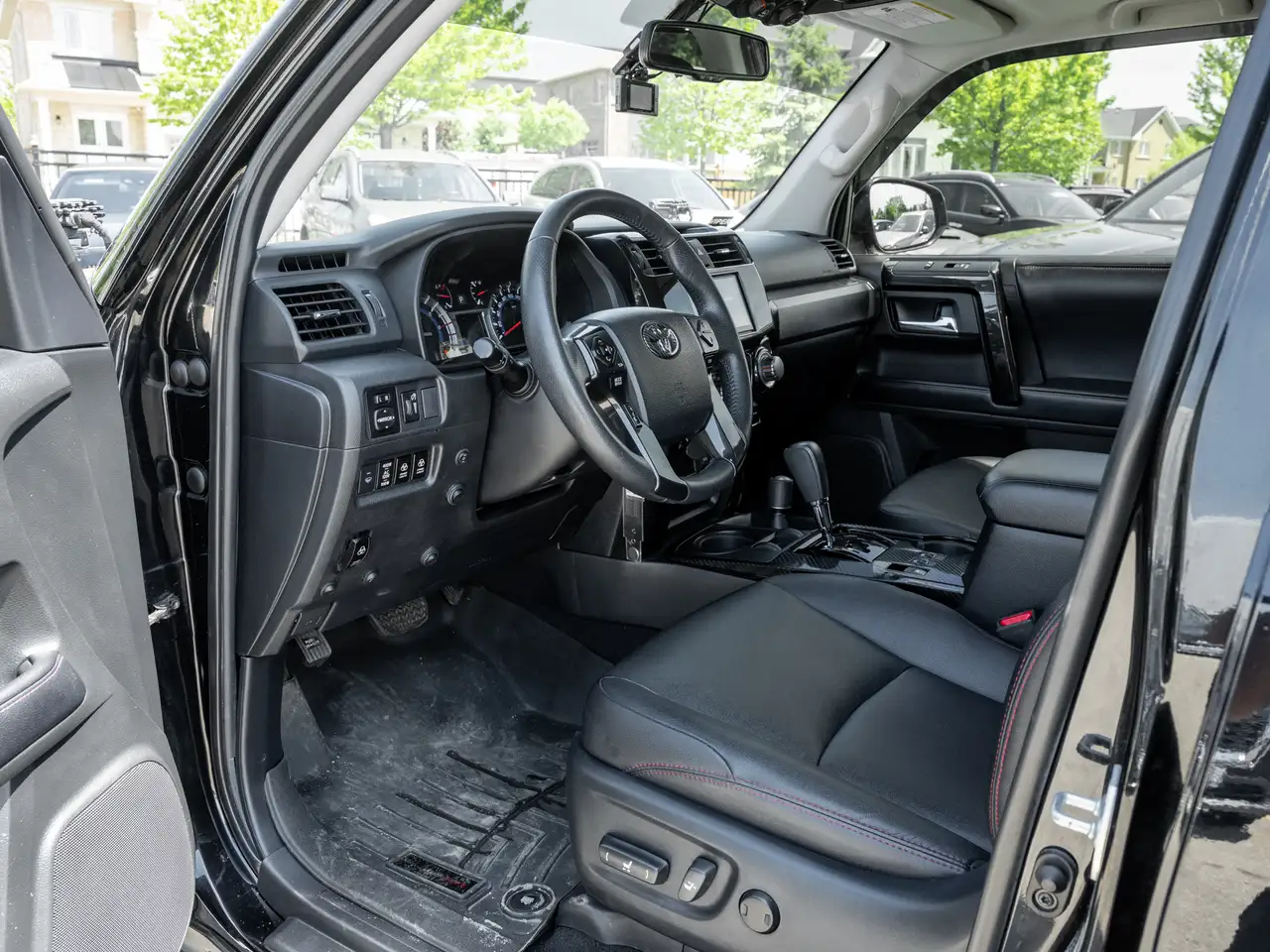 Toyota 4-Runner снимка Toyota 4-Runner
