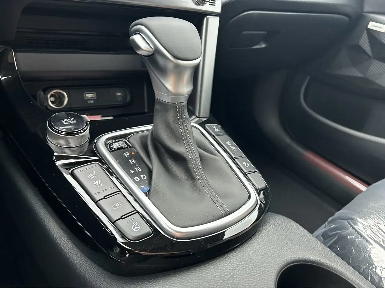 Kia Seltos снимка Kia Seltos