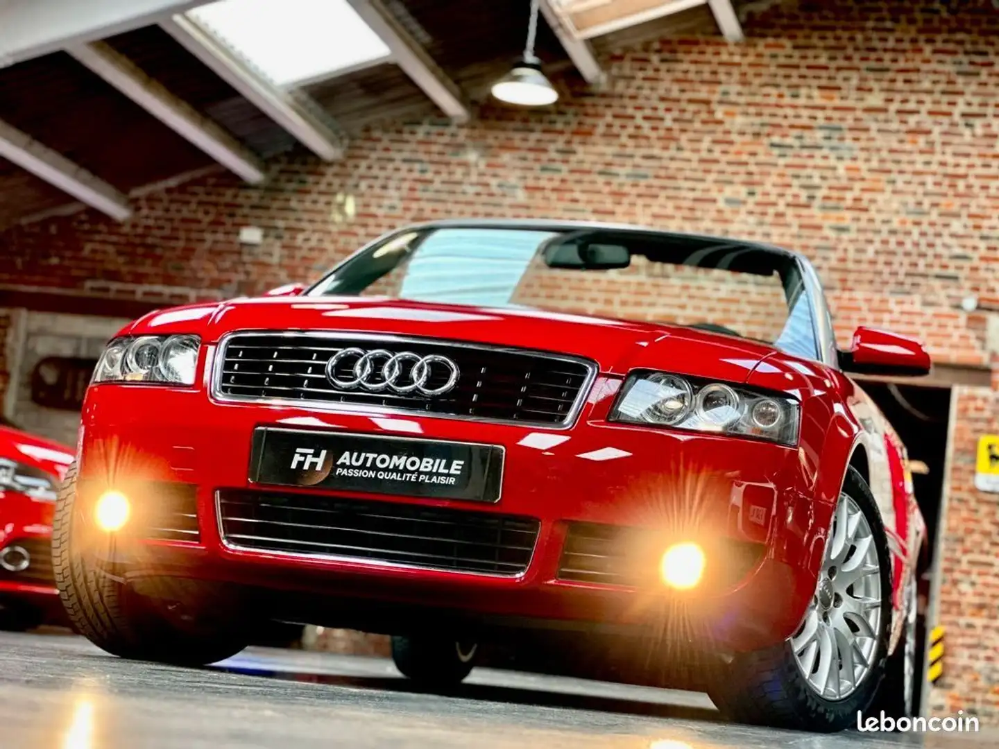 Audi A4 Cabriolet 2.4L V6 170 ch 62 980 kms Climatisation, Régulateur Carnet et historique complet État remarquable Rouge - 2