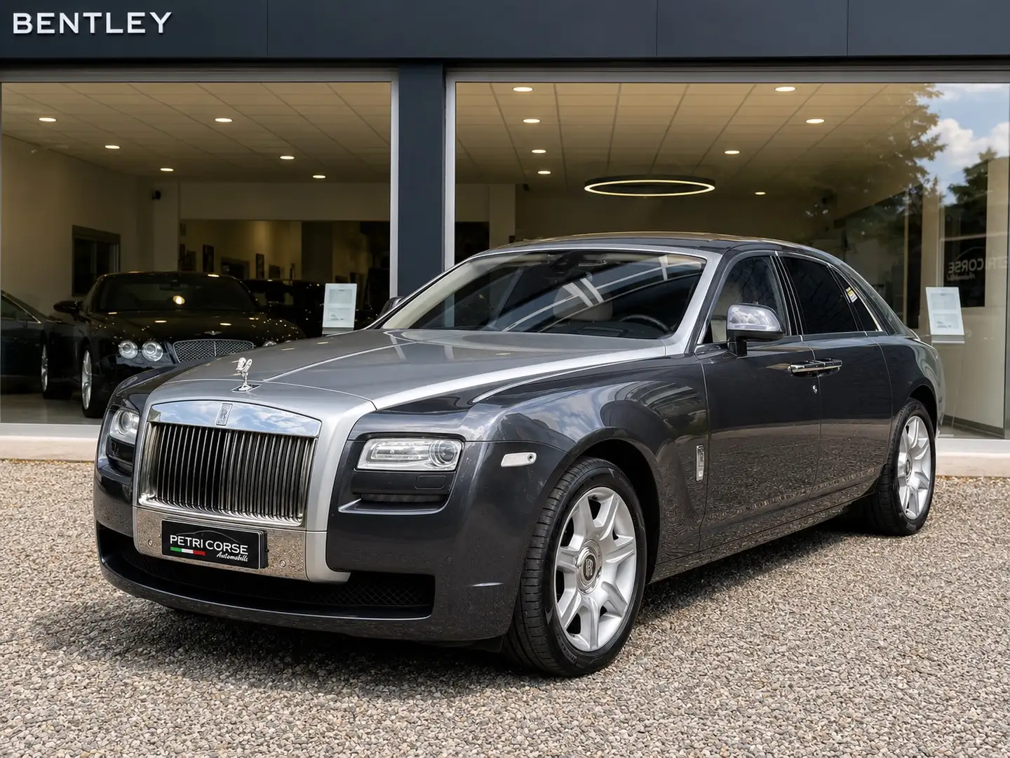 Rolls-Royce Ghost 6.6 V12 Grau - 1