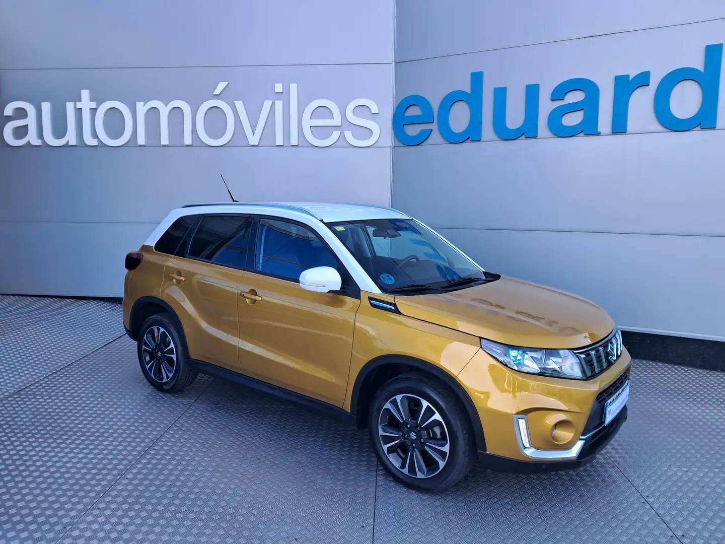 Suzuki Vitara 1.4T GLX 2WD Amarillo - 1
