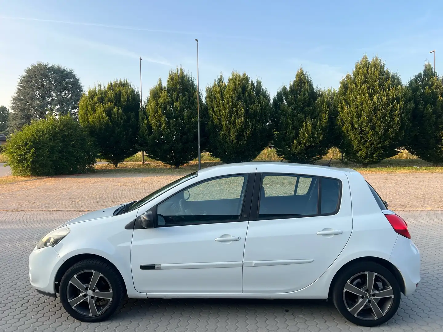 Renault Clio 5p 1.5 dci Luxe 85cv - 2