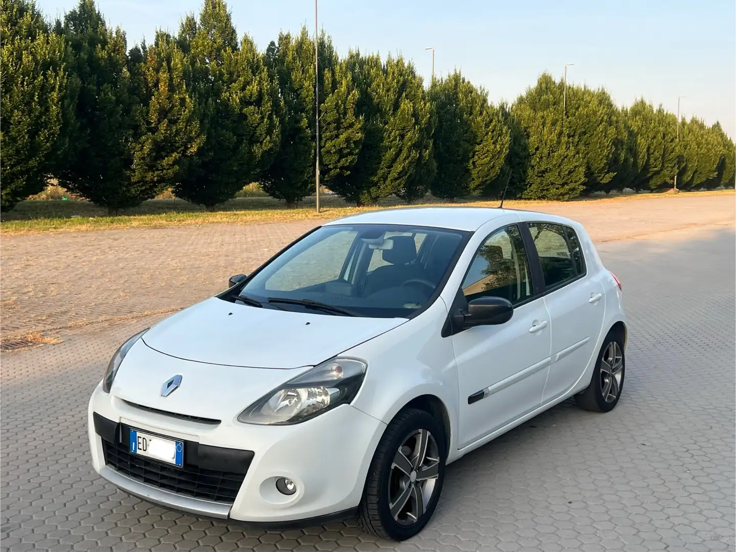 Renault Clio 5p 1.5 dci Luxe 85cv - 1