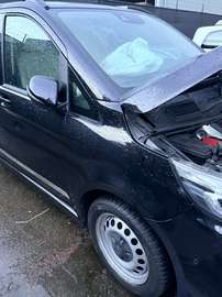 300d ExL.AvEd V Klasse Schade Voorkop
