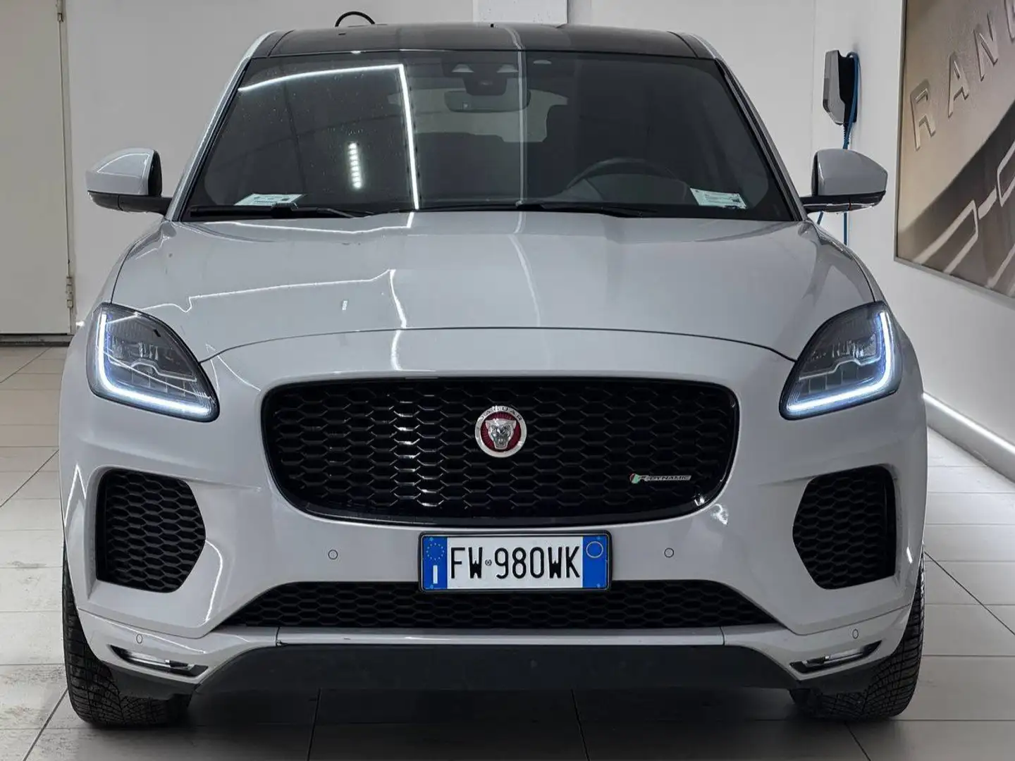 Jaguar E-Pace 2.0 AWD aut. R-Dynamic - 2