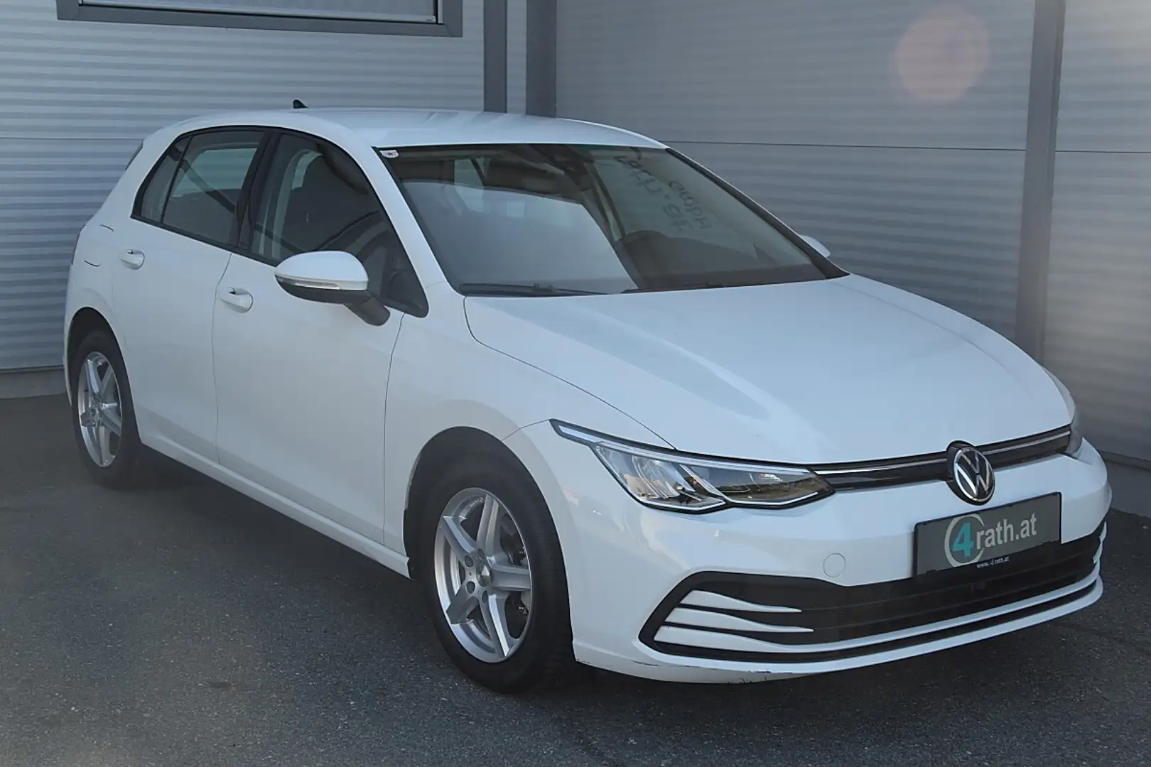 Volkswagen Golf VIII Limousine 2,0 TDI Life LED/NAVI/ACC Weiß - 2