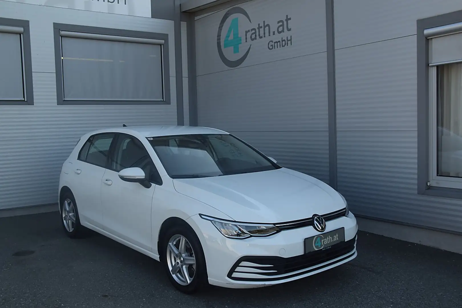 Volkswagen Golf VIII Limousine 2,0 TDI Life LED/NAVI/ACC Weiß - 1