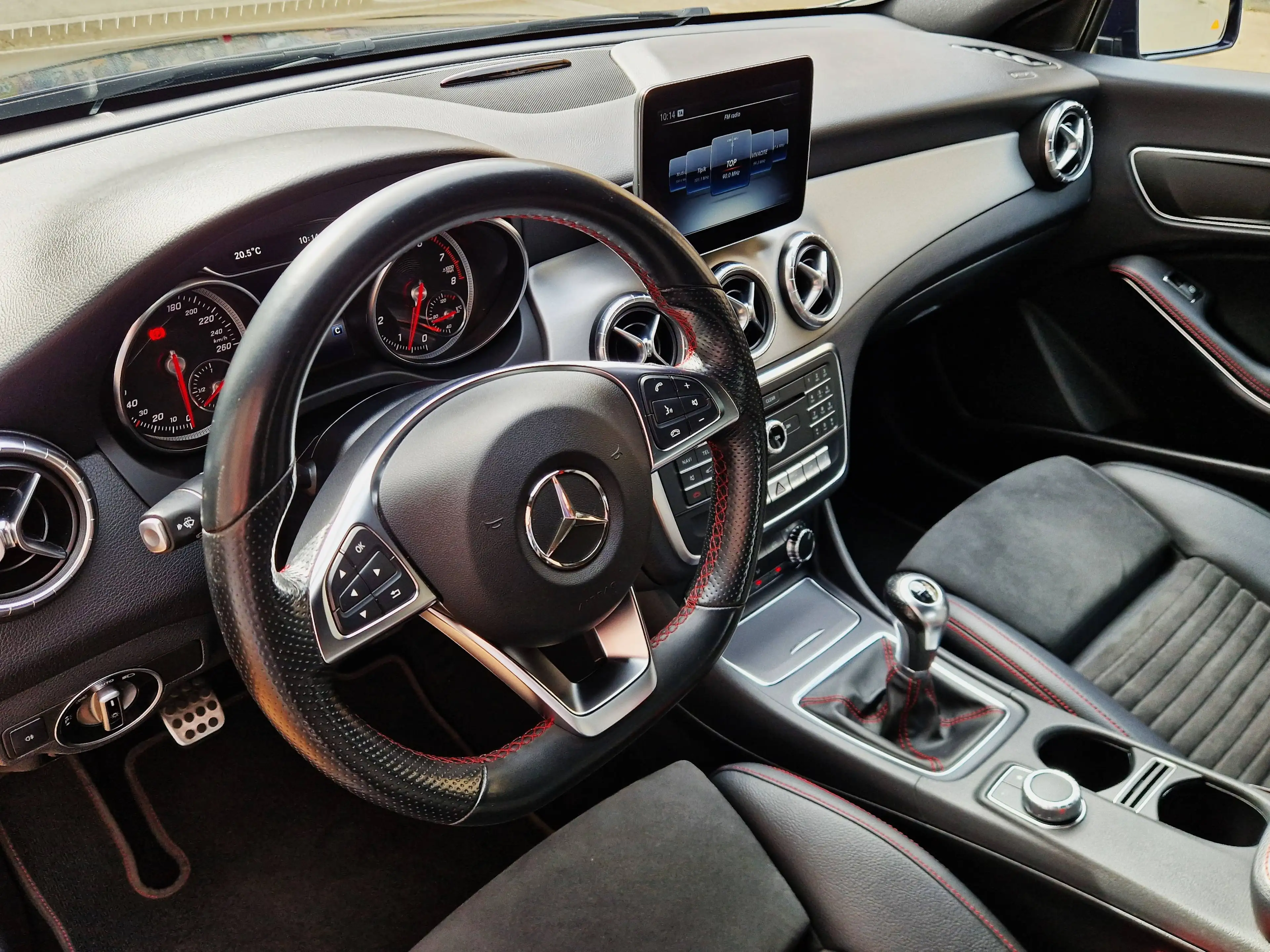 Mercedes-Benz CLA 180 CLA 180 met full AMG pack — photo 13