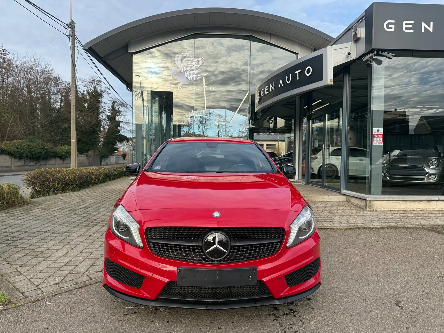 Mercedes-Benz A 180 Pack AMG Shadow Line* 12 MOIS GARANTIE * Rouge - 2