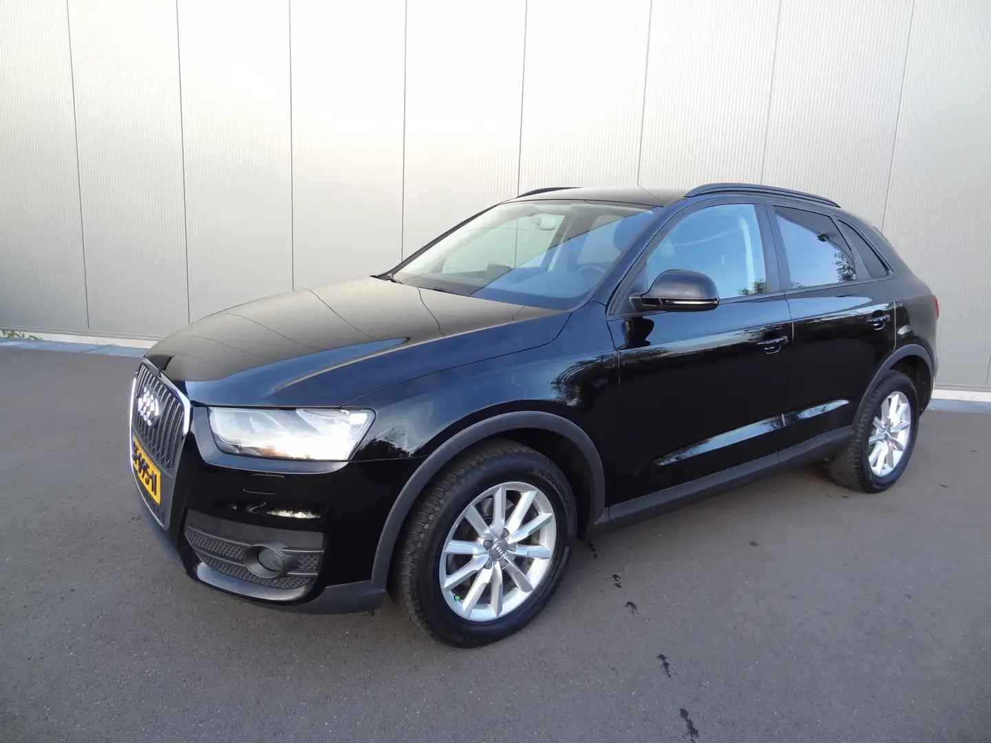 Audi Q3 2.0 TFSI quattro S Edition | NAVI | KEYLESS | SPOR Noir - 2