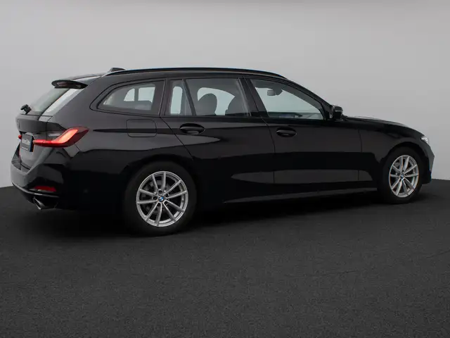 BMW 3 Series view 6