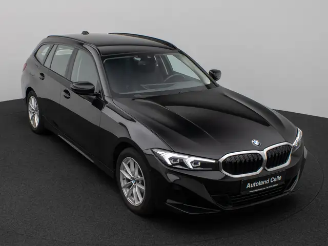 BMW 3 Series view 3