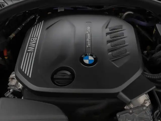 BMW 3 Series view 15
