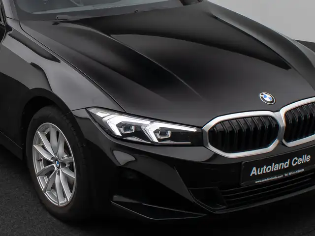 BMW 3 Series view 19