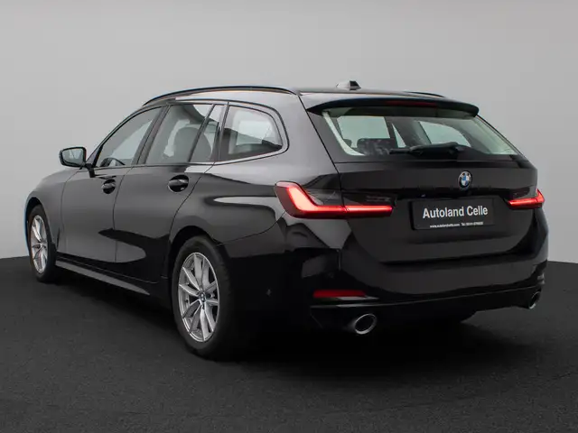 BMW 3 Series view 9