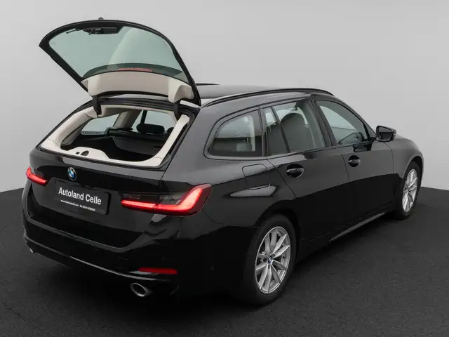 BMW 3 Series view 13