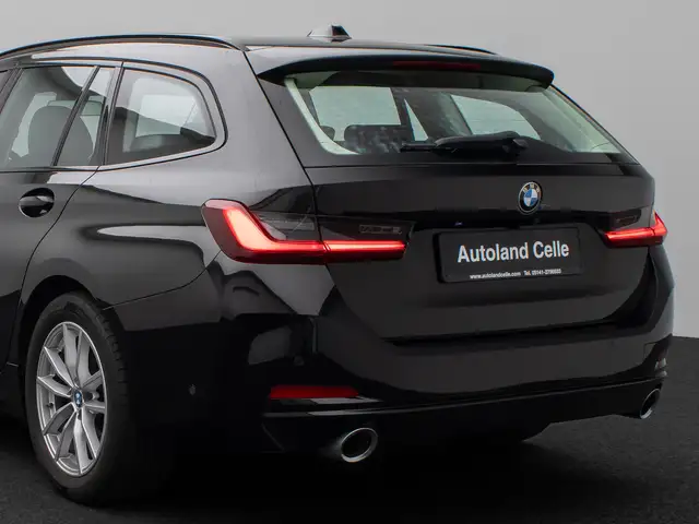 BMW 3 Series view 17