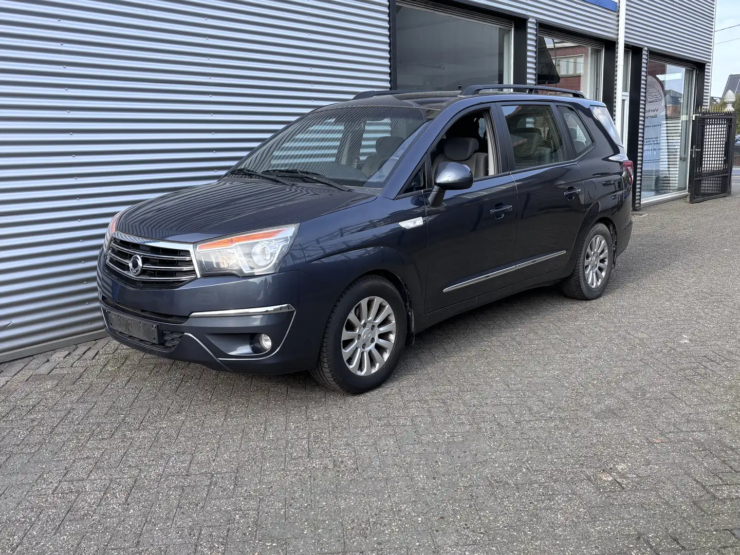 SsangYong Rodius Rodius 2.0 SV200e-XDi 2WD Quartz " EXPORT" Blau - 1