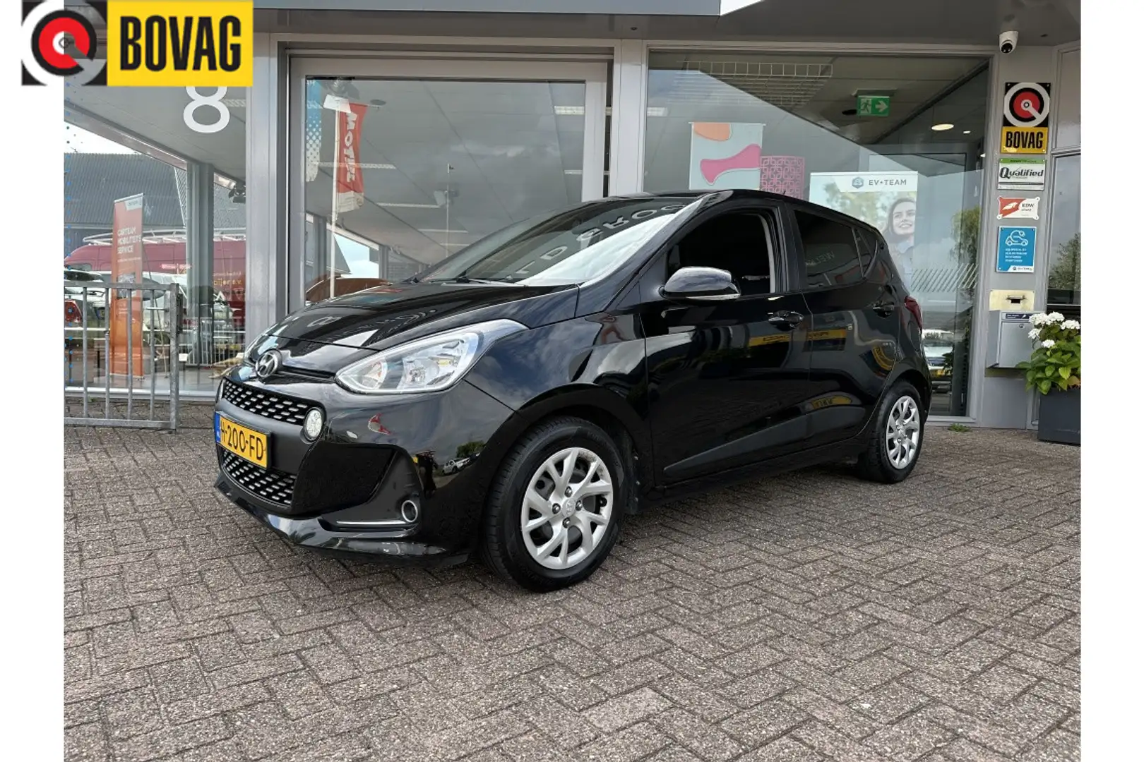 Hyundai i10 1.0i Premium | Verwarmde stoelen + stuur | Carplay Zwart - 1