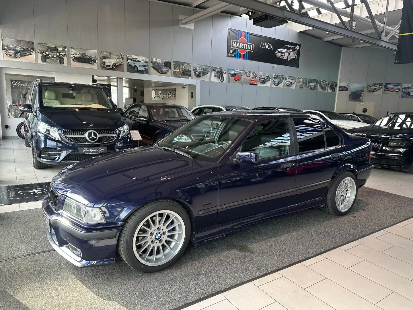BMW 320 i M-Paket Leder Klimaauto 17 MONTREALBLAU TOP Albastru - 2