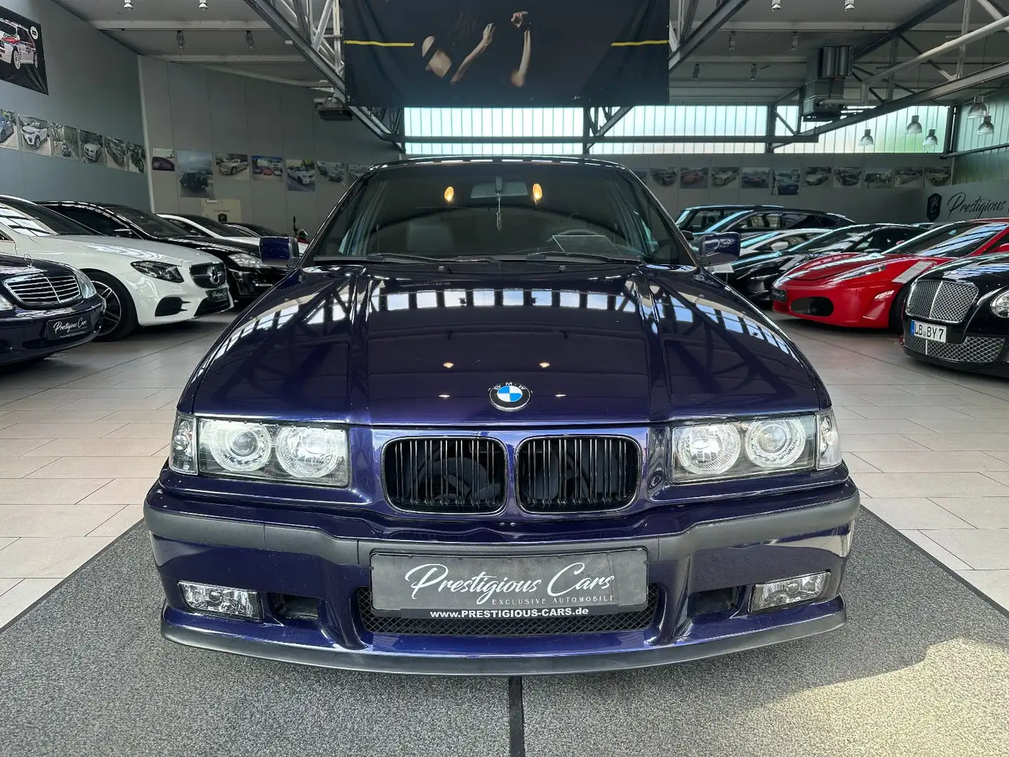 BMW 320 i M-Paket Leder Klimaauto 17 MONTREALBLAU TOP Albastru - 1