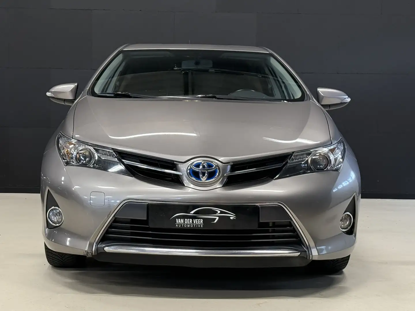 Toyota Auris 1.8 Hybrid Comfort Kahverengi - 2