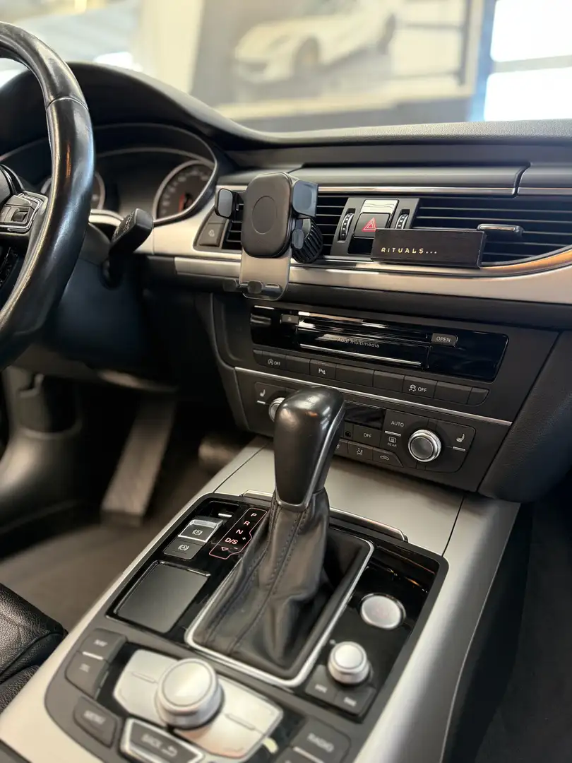 Audi A6 Avant 3.0 TDI S tronic - 2